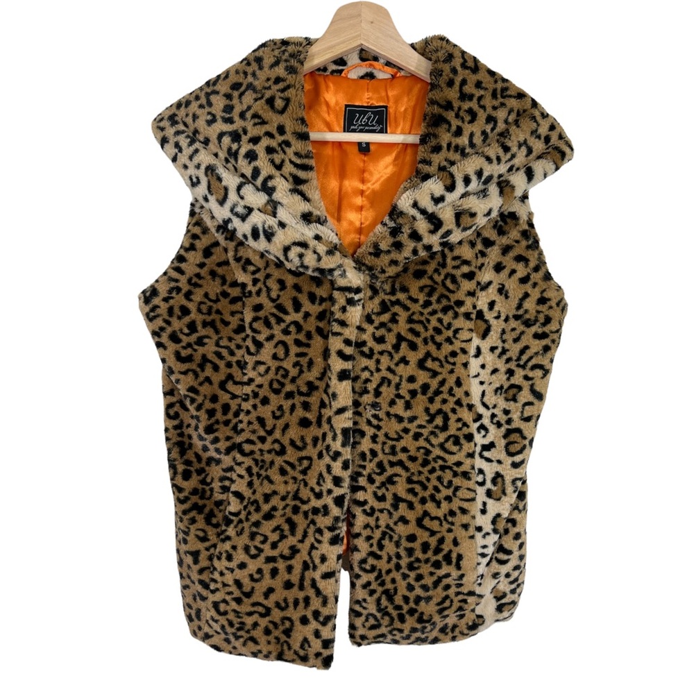 Ubu Faux Fur Fluffy Vest Cheetah Print Sleeveless Collar Size Small   Excellent